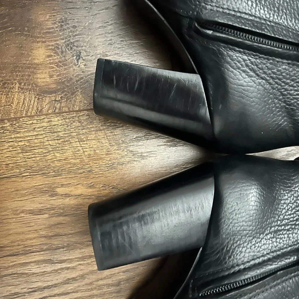 Tory Burch Black Leather Heeled Boots with Gold Accents Size 7 Mae Studded - Picture 6 of 11